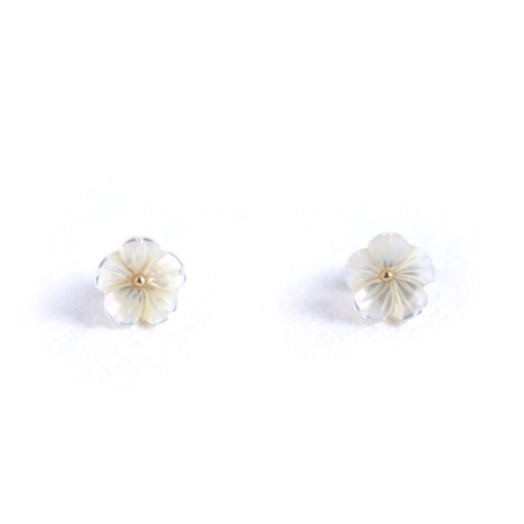 白桜色シェルの耳飾り（アレルギー対応のピアス） 3枚目の画像