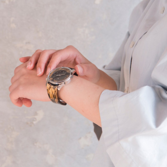 腕時計 鯖江バングルウォッチ ビッグフェイス ゴールドモザイク 3枚目の画像