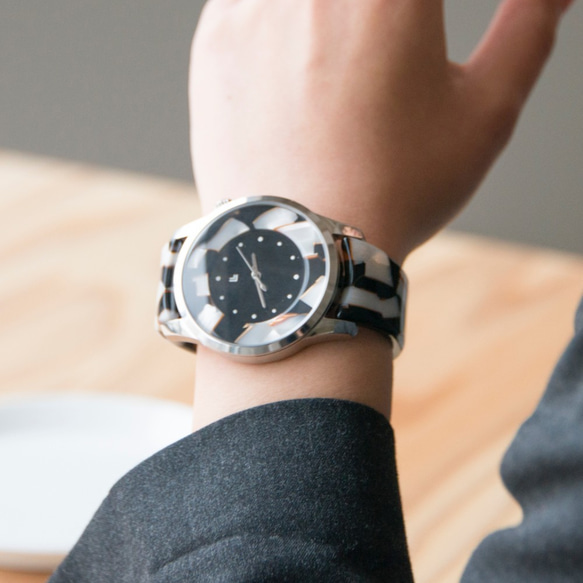 腕時計 鯖江バングルウォッチ ビッグフェイス ホワイトモザイク 3枚目の画像