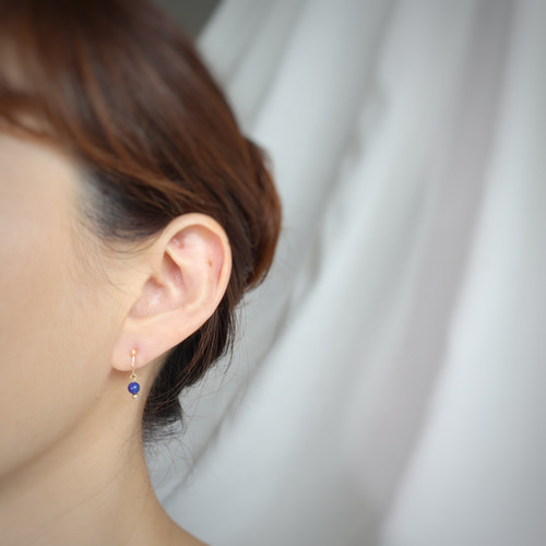 痛くないイヤリング☆小さな天然石の揺れるシンプルイヤリング/196