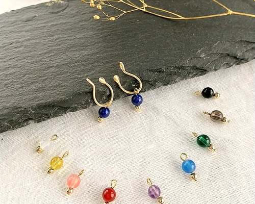 天然石　イヤリング 痛くないイヤリング☆小さな天然石の揺れるシンプルイヤリング
