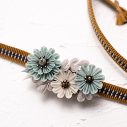 つまみ細工 ブローチ 「FLORIANTAL WREATH」 Nostalgic flowers 5枚目の画像