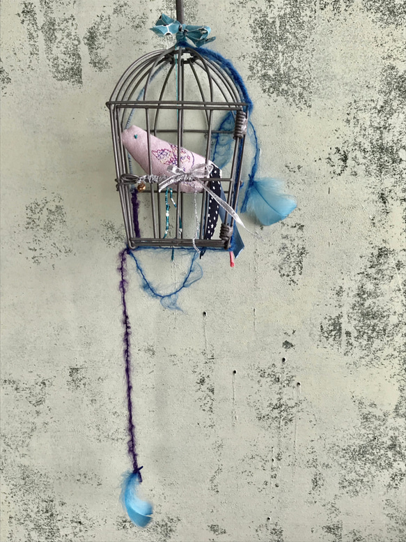 イト・トリドリ　ケージC(スクエアケージ、小鳥カラー・ピンク、ブルーフェザー） 1枚目の画像