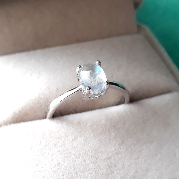 ムーンストーン手彫りシルバーリング 925シルバーホワイトゴールドインドのカラフルなブルームーンストーン