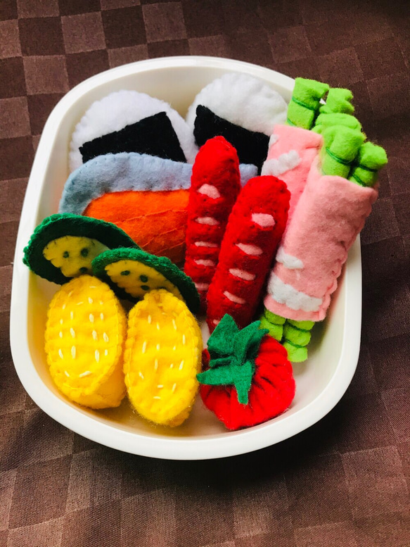 ☆受注生産☆フェルトおままごと かわいいお弁当箱セット②