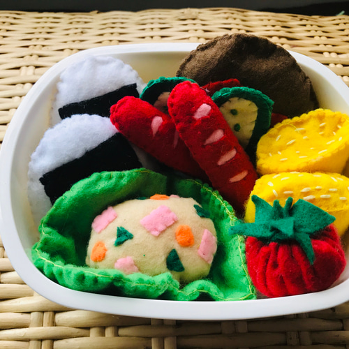 ☆受注制作☆フェルト おままごと ハンバーグセット おにぎり・卵焼き