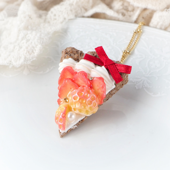 ♔リボンでおめかし♔ プリンセス いちごタルトケーキ（受注生産） 1枚目の画像