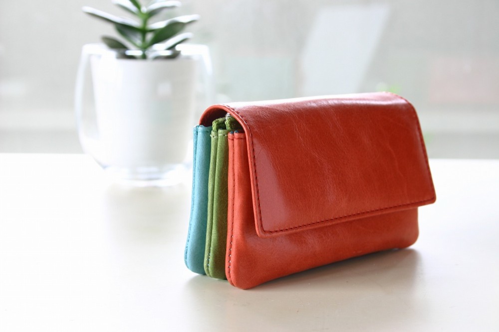 鑑定済み 正規品 LOEWE アイボリー 本革 三つ折り財布 スペイン製