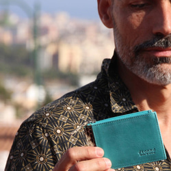 スペイン製パスケース 世界的一流ブランドを手掛ける職人が作る５ポケット本革パイソン (ターコイズブルー) 7枚目の画像