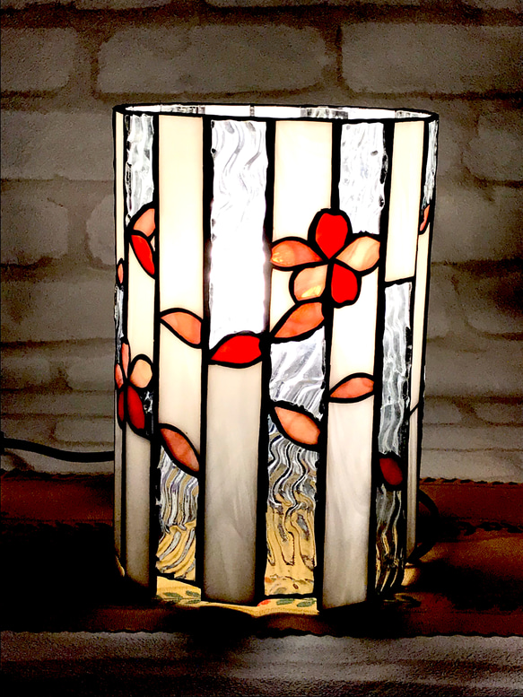 ステンドグラス  行灯ランプ(チェリーブロッサム) 2枚目の画像