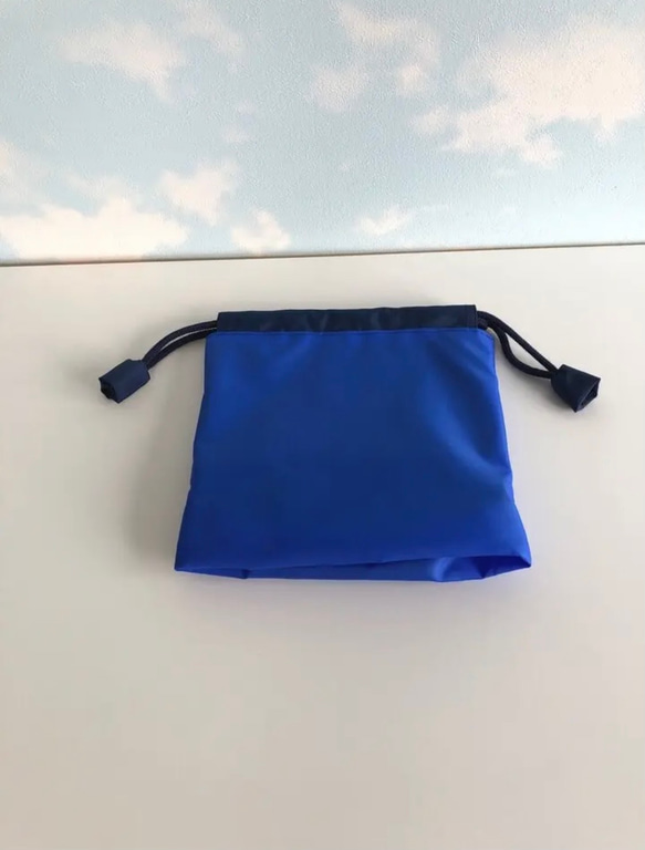 撥水ナイロンのコップ袋　シンプル青 2枚目の画像