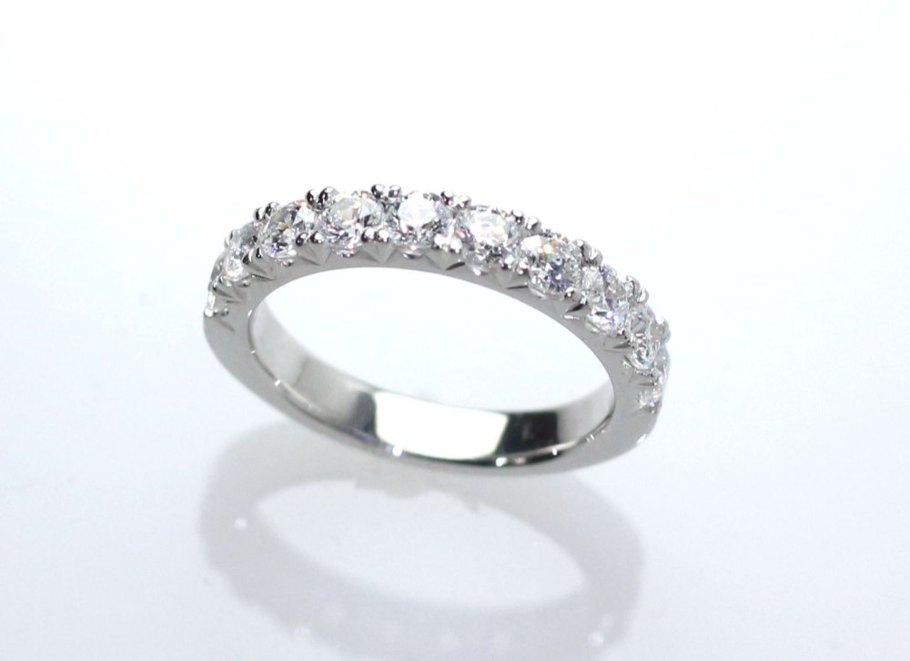 Pt900 ダイヤモンド・ハーフエタニティリング