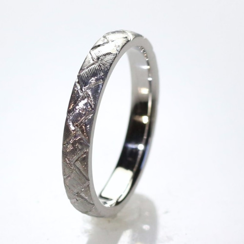 プラチナ900、平打リング、職人さんの手彫り・手作り品、専門店より出品です。 プラチナ900、平打リング、職人さんの手彫り・手作り品、専門店