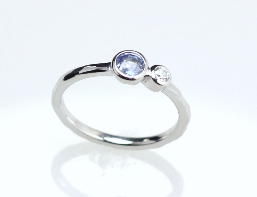 Pt900 ブルーサファイア(UVチェンジ)リング　0.36ct