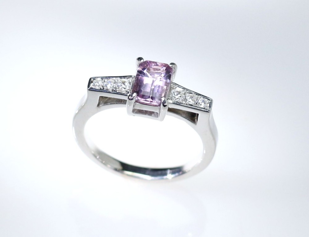 Pt900 ピンクトパーズリング　1.03ct 120,500円