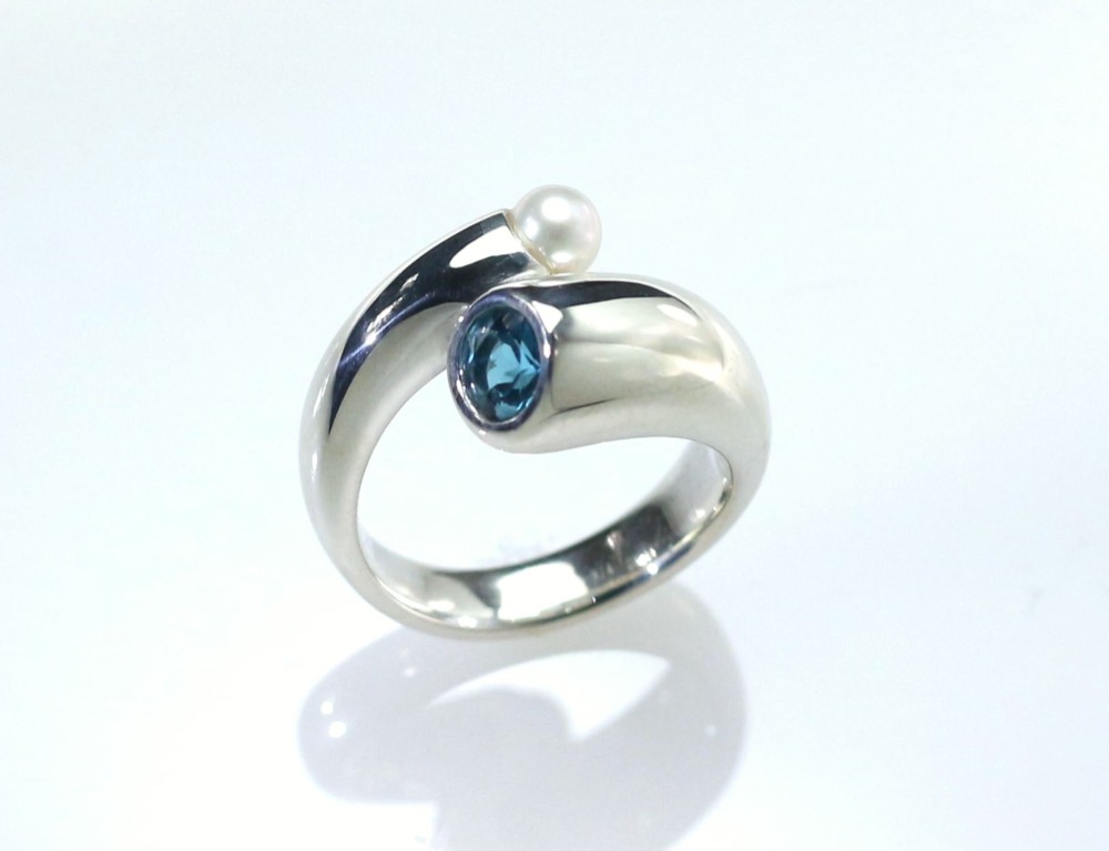 ロンドンブルートパーズ＆アコヤパールリング 0.57ct/4.3㎜珠