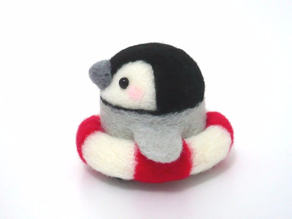 立トリ No.02 うきわ付きペンギン 3枚目の画像