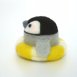 立トリ No.04 うきわ付きペンギン（イエロー） 3枚目の画像