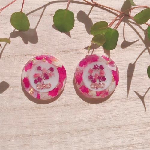 かすみ草の花束 丸いピアス/イヤリング no.25 選べるタッセル ピアス 