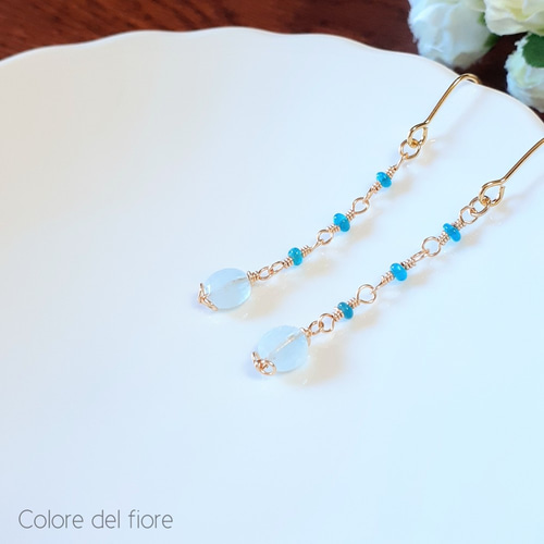 アクアマリンとネオンブルーアパタイトのピアス／イヤリング ピアス 