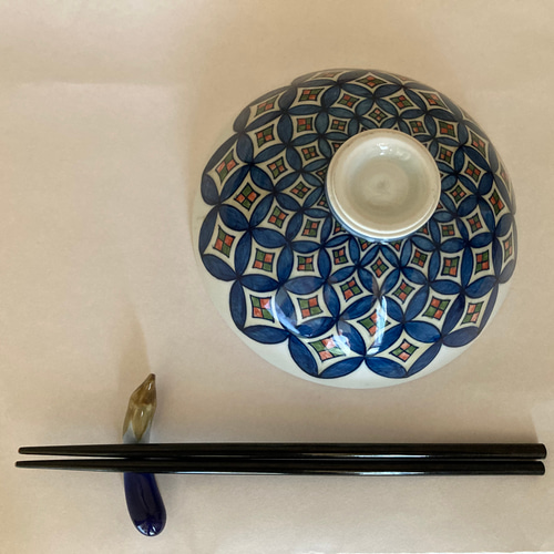 夏茶碗】【送料無料】七宝柄茶碗 手作陶芸 縁起のいい柄 円形模様 円満