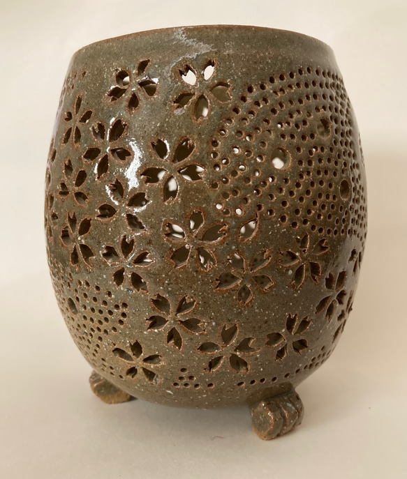 陶芸 手作り陶器 飾り花瓶 菊図柄