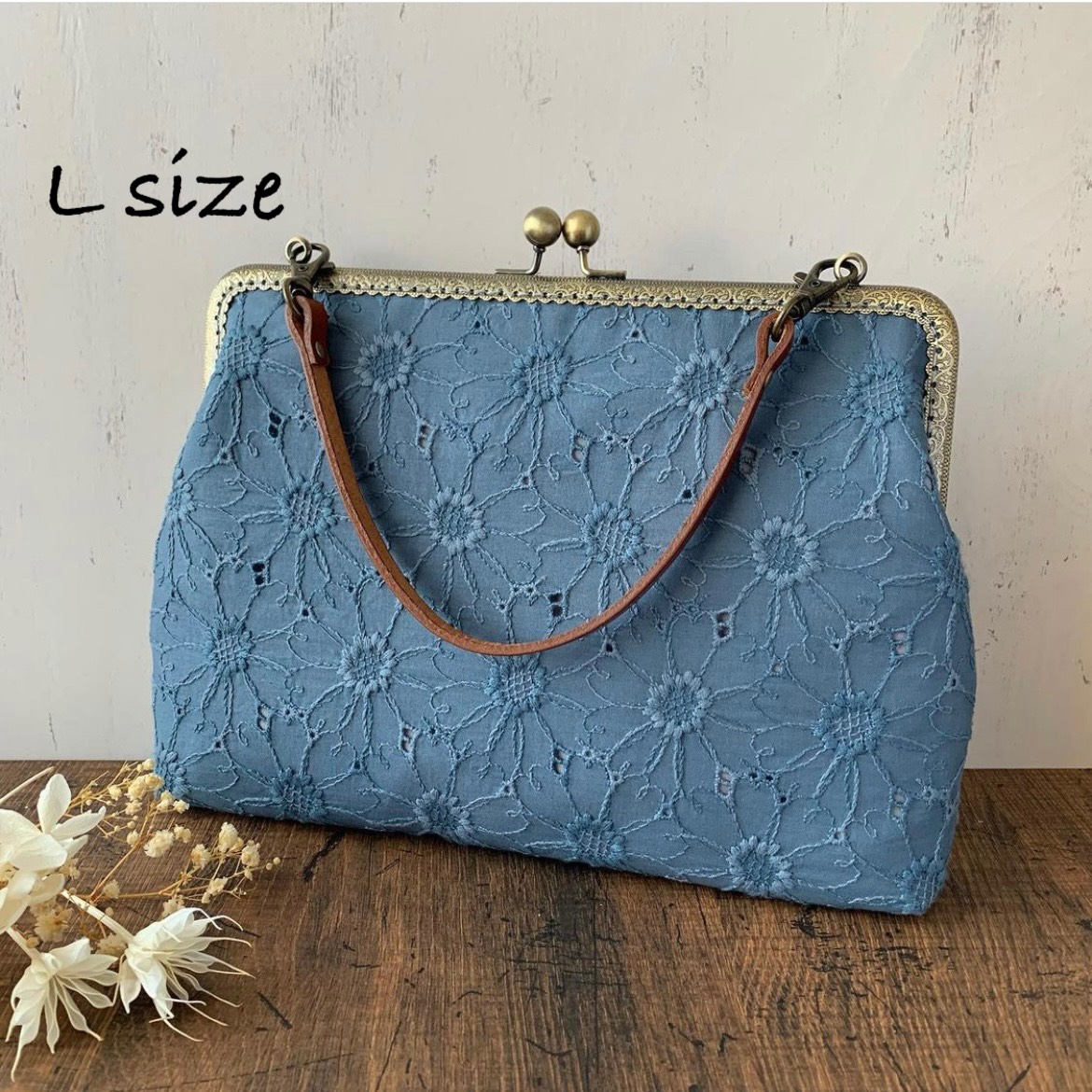 Lサイズ A5 がま口 母子手帳ケース 大容量 マーガレット刺繍 ヴィンテージブルー　ipadmini 6,745円