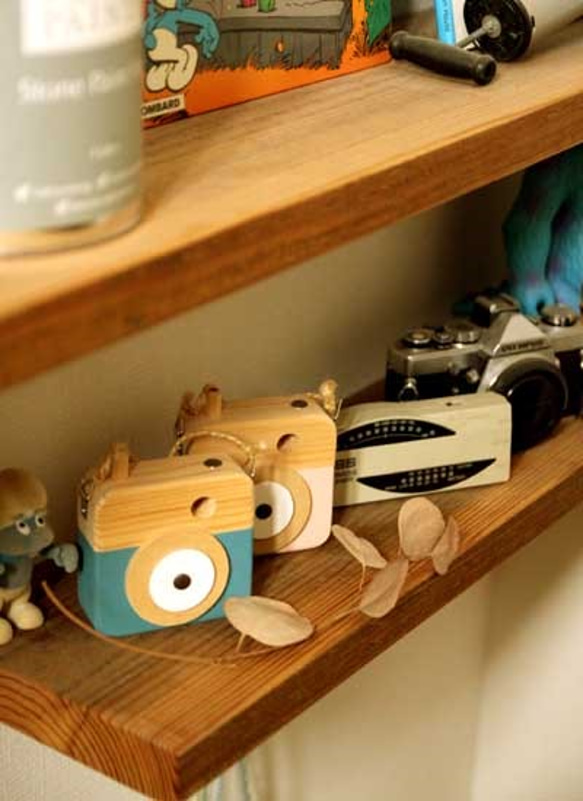 木のおもちゃのカメラ「写ラナインです」　キイロ色 4枚目の画像