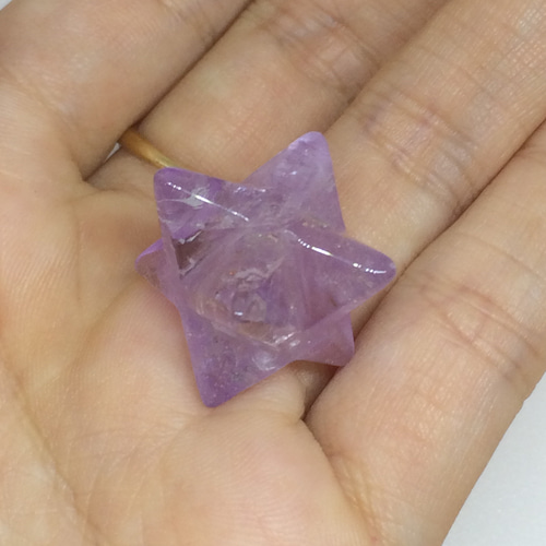 虹入り♡ ラベンダーアメジスト マカバスター アステロイド 紫水晶 天然石 虹入り☆ラベンダーアメジストマカバスター 天然石 A stone〜高