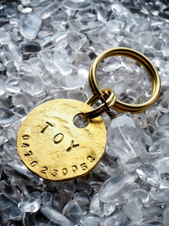 ブラス真鍮ペットチャーム ペットタグ ネームタグ ドッグタグ 迷子札 名入れ刻印＋天然石(水晶) ペット服・アクセサリー  owly.accessories 通販 8143211｜Creema(クリーマ) 100PCSアルミニウムラウンドドッグIDタグブランクキャットドッグ名IDタグペットカラーアクセサリーペンダントチャームペット用品ア