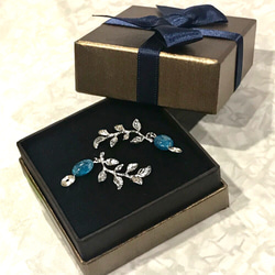 【送料無料】ブルーアパタイトの銀葉ピアス❁雪の女王様好みの2色から選べます 2枚目の画像