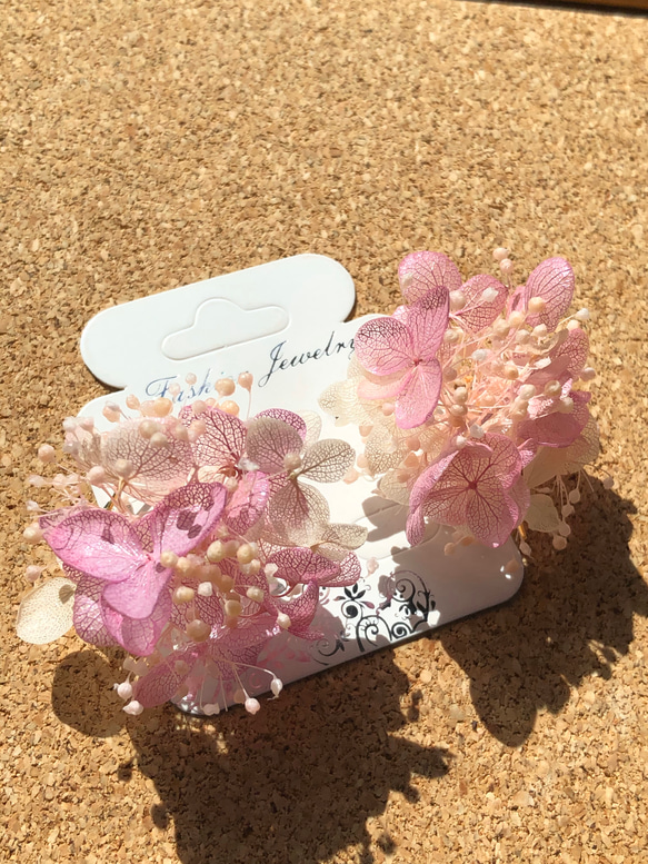 本物のお花のピアス/カシスピンク&ホワイト紫陽花×かすみ草/サージカルステンレス 5枚目の画像