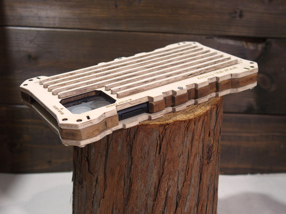 iPhone11 ウッドケース 耐衝撃 ミリタリー  タイプ2 カスタム ハンドメイド  木製 木のケース ナチュラル 3枚目の画像