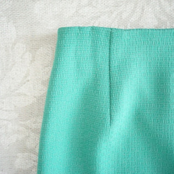 無皺和適度的彈力緊身裙38綠色 第2張的照片