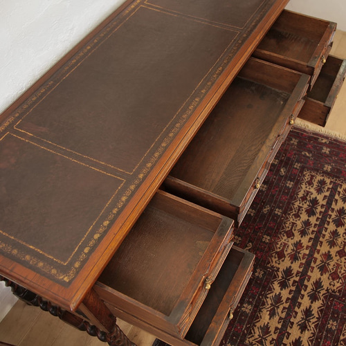 イギリスアンティーク家具 レザートップ ツイストレッグ ライティング