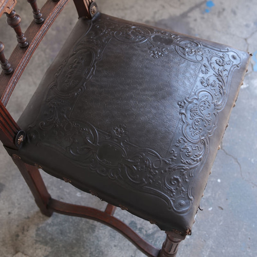 フランスアンティーク家具 ヴィンテージ レザー アンリ2世様式