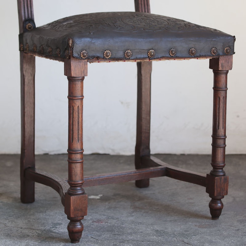 フランスアンティーク家具 ヴィンテージ レザー アンリ2世様式