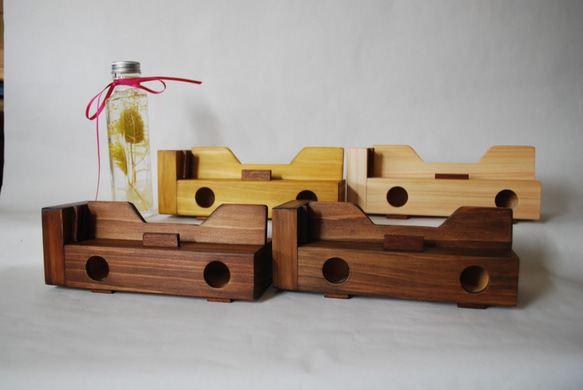 木製(ヒノキ材)スマホスタンド・スピーカー（横置き型） 2枚目の画像