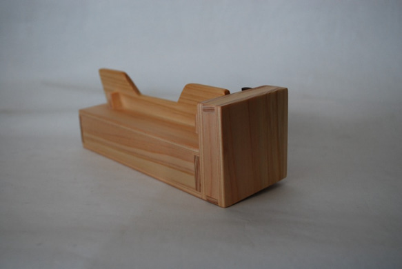 木製(ヒノキ材)スマホスタンド・スピーカー（横置き型） 4枚目の画像