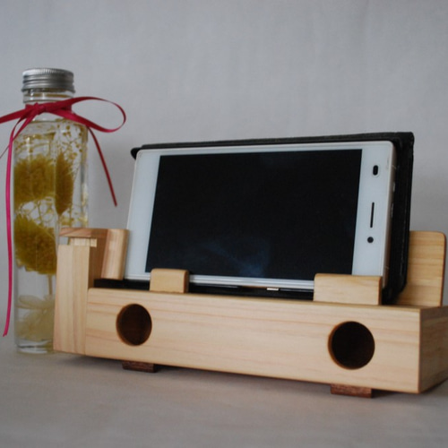 【 ハンドメイド スピーカー】 レトロ 木琴 カセットケース 使用 手作り品 手帳型ケース対応木製(ヒノキ材）スマホスタンド・スピーカー（横置き