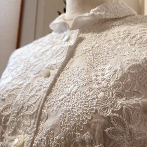 暑い夏も涼やかに】総刺繍 コットンシャツ 半袖/ホワイト ブラウス 