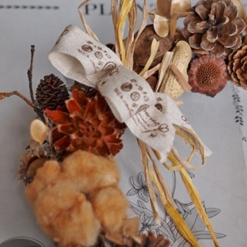 綿の実と木の実のリース リース Rakas 通販 303682｜Creema(クリーマ)