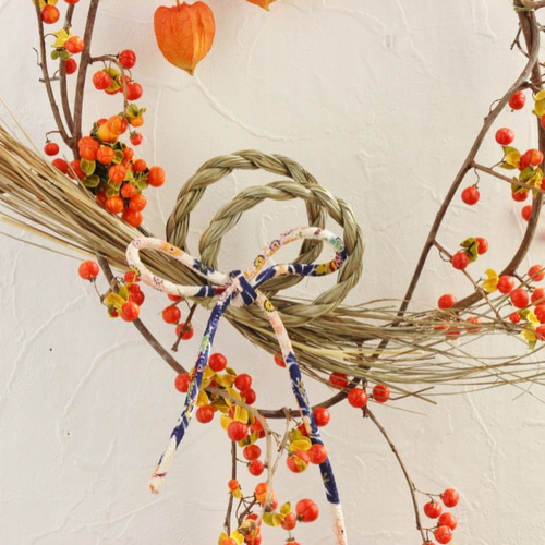 鬼灯と蔓梅擬のお正月リース リース Rakas 通販 6509699｜Creema