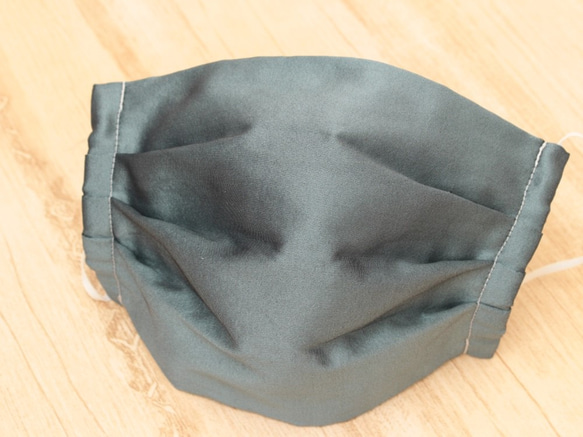 洗える シルク使用 肌に優しい ジャカード織 プリーツ マスク  サックス 3枚目の画像