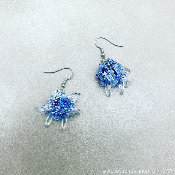 blue×clear チェコガラスのフックピアス 3枚目の画像