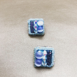 blue×square ビーズ刺繍のスタッドピアス 3枚目の画像