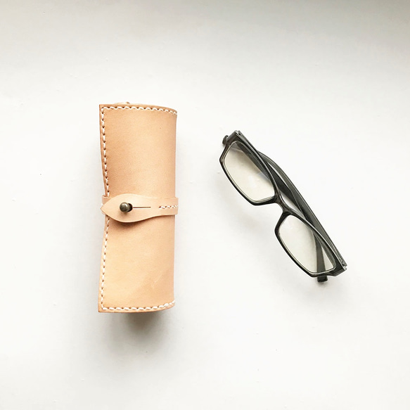 Scroll Glasses Case Tochigi皮革Nume皮革 第1張的照片