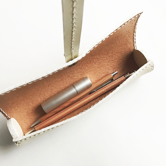 マキモノペンケース　細巻　白 牛革