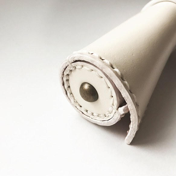 マキモノペンケース　細巻　白 牛革