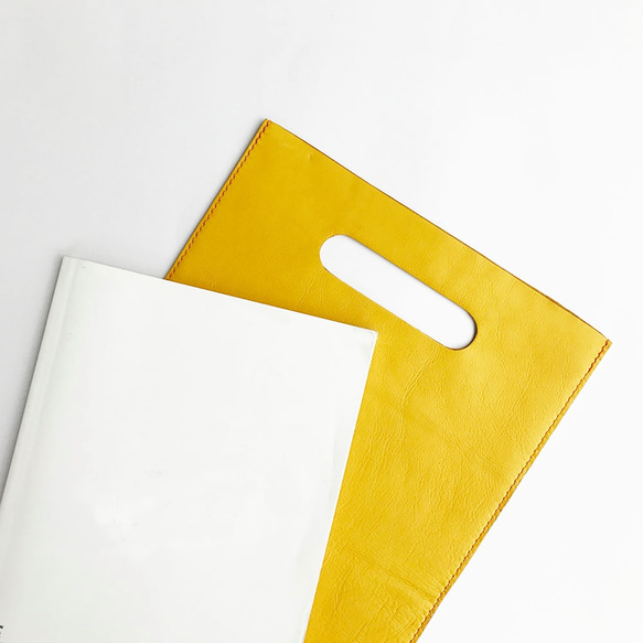 黄色い揉み革の本屋さんバッグ　雑誌サイズ 2枚目の画像